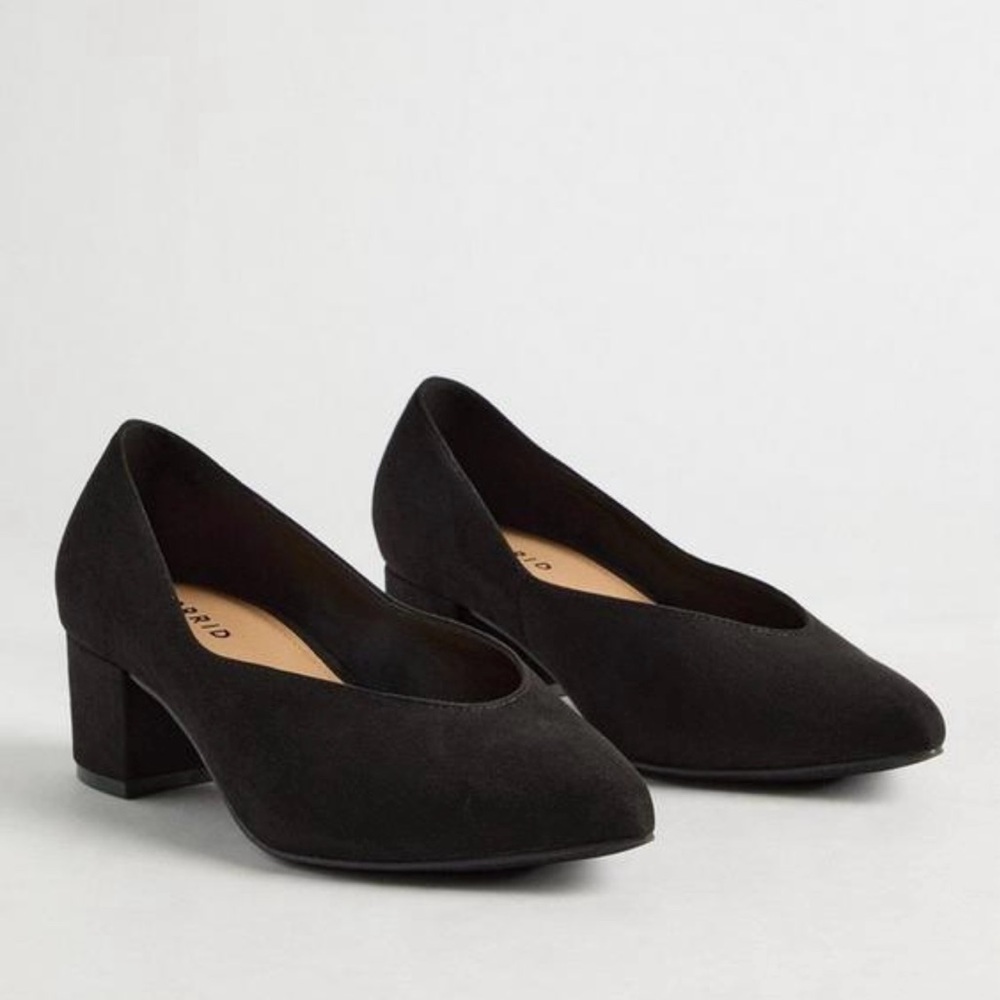 Torrid Wide Width Black Pointed Toe Block Heel Pumps size 6.5. NWT.